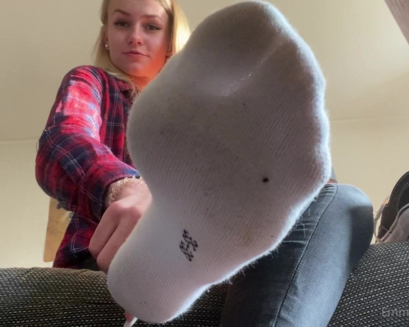 Emmysfeetandsocks aka Emmyfeetandsocks OnlyFans - Idk why my feet get so sweaty after a couple of hours but these socks are WET! So sit down and enj