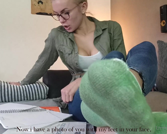 Emmysfeetandsocks aka Emmyfeetandsocks OnlyFans - Are you a good student