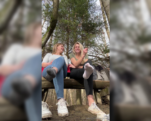 Emmysfeetandsocks aka Emmyfeetandsocks OnlyFans - Cant believe what you see, huh Join us while wer´re talking and admire the view you get Let