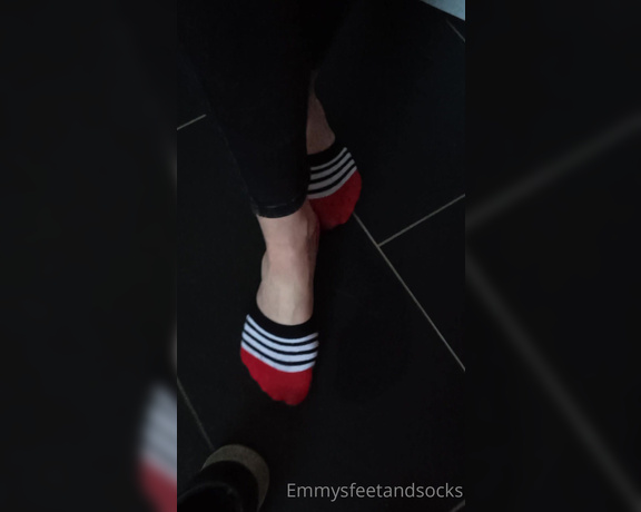 Emmysfeetandsocks aka Emmyfeetandsocks OnlyFans - Uhh so sweaty do you see all that toejam Yepp thats your job! 1