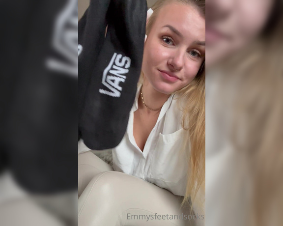 Emmysfeetandsocks aka Emmyfeetandsocks OnlyFans - Made a lil experiment today 2