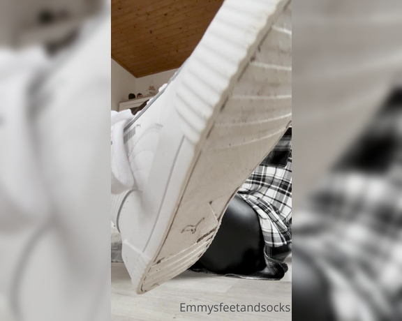 Emmysfeetandsocks aka Emmyfeetandsocks OnlyFans - One day without socks is always too sweaty but thankfully I got you for the cleaning afterwards (