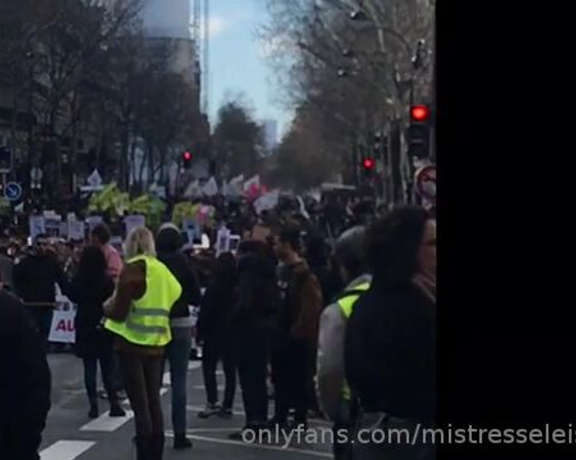 Femme Fatale aka Mistresseleise OnlyFans - The French do love a good protest On my way to my apartment, I stumbled across the gilets jaunes