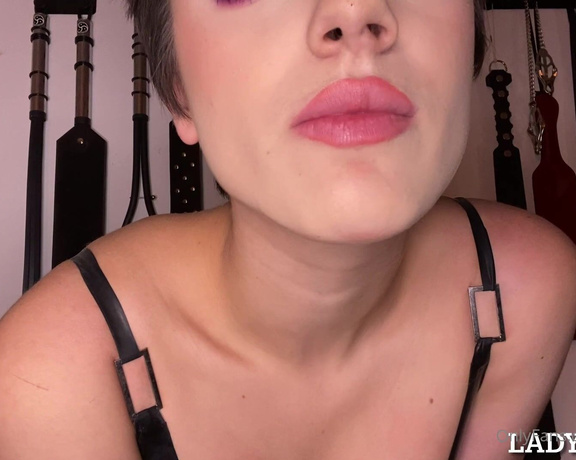 Lady Perse aka Lady_perse OnlyFans - Special spitting fetish ) a lot of saliva for my subs