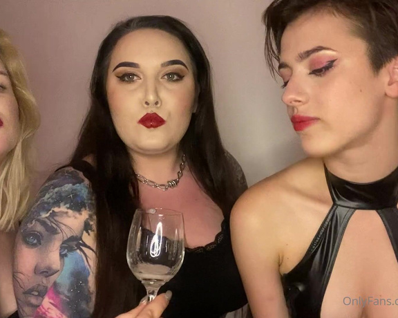 Lady Perse aka Lady_perse OnlyFans - New special spitting clip with @cinder lady and @mistresskarino You have to watch