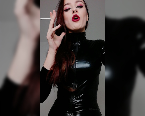 Lady Perse aka Lady_perse OnlyFans - Spit and ashtray fetish, especially for you) will you be my good ashtraySo open your mouth and wait