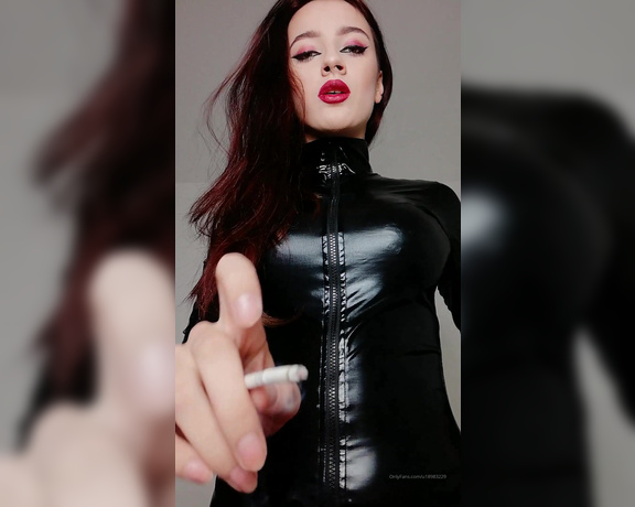 Lady Perse aka Lady_perse OnlyFans - Spit and ashtray fetish, especially for you) will you be my good ashtraySo open your mouth and wait