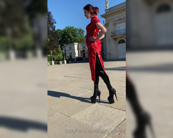 Lady Perse aka Lady_perse OnlyFans - Latex in public ) some time ago I was on a trip in the park) of course, in 20 cm high heels and late