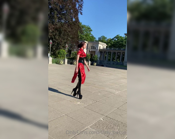 Lady Perse aka Lady_perse OnlyFans - Latex in public ) some time ago I was on a trip in the park) of course, in 20 cm high heels and late