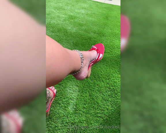 Killersexyfeets aka Killerkell OnlyFans - Dangle and drop Is that your jaw