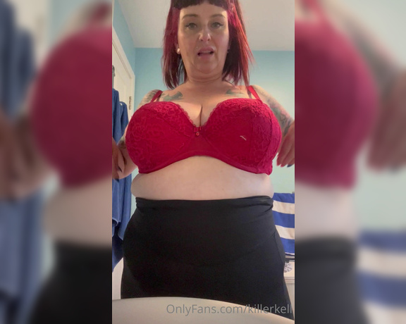 Killersexyfeets aka Killerkell OnlyFans - How about a titty wobble