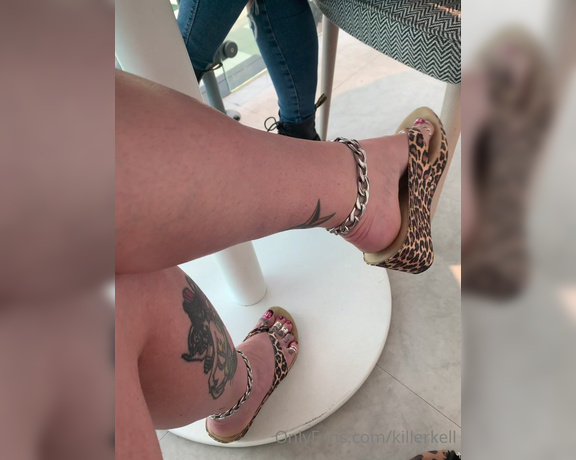 Killersexyfeets aka Killerkell OnlyFans - Breakfast dangle