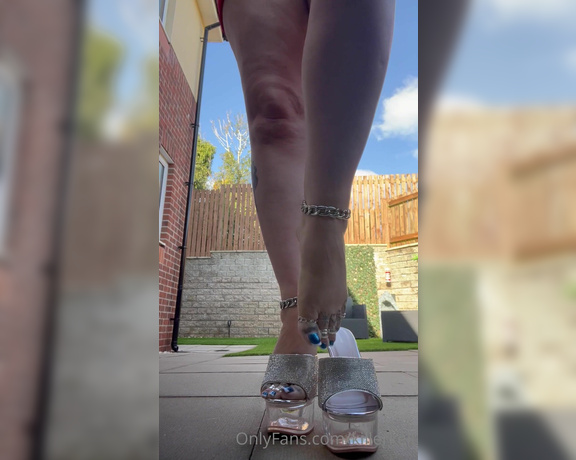 Killersexyfeets aka Killerkell OnlyFans - Mules Monday 1