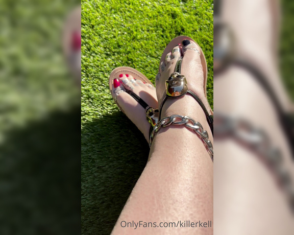 Killersexyfeets aka Killerkell OnlyFans - Happy sunny Sundays I know your watching