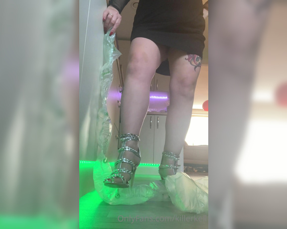 Killersexyfeets aka Killerkell OnlyFans - Sexy new shoes, trampling the packaging they came in Wouldn’t you love to feel them on your body