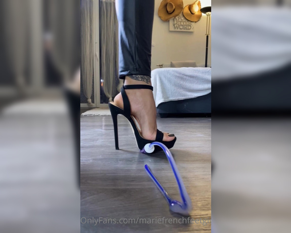 Mariefrenchfeetgirl aka Mariefrenchfeetgirl OnlyFans - ONE  in heels