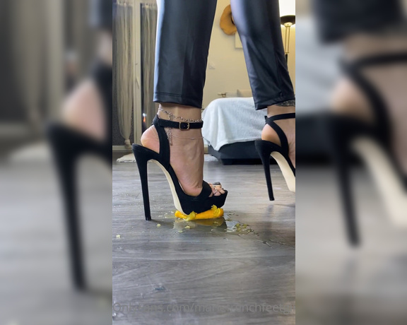 Mariefrenchfeetgirl aka Mariefrenchfeetgirl OnlyFans - ONE  in heels