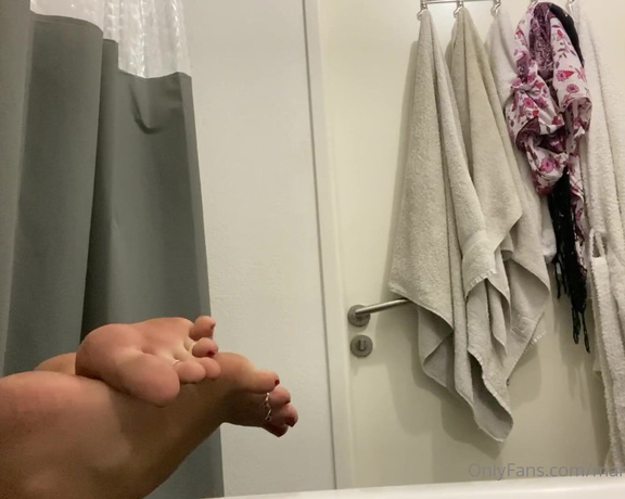 Mariefrenchfeetgirl aka Mariefrenchfeetgirl OnlyFans - Good night after a night club with friend