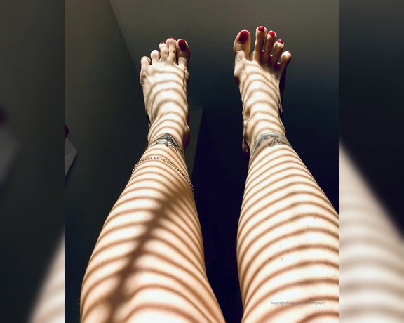 CatPrincess aka Catprincessfeet OnlyFans - Toes and soles in light and shadows 1