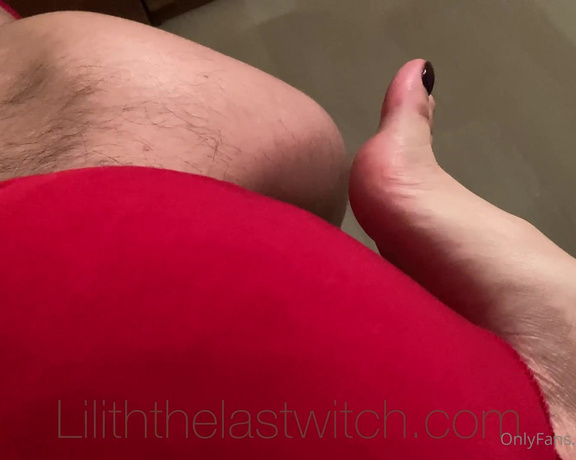 Lilith Last Witch aka Bestoflilith OnlyFans - Foot cleaner @lilithinkolesi