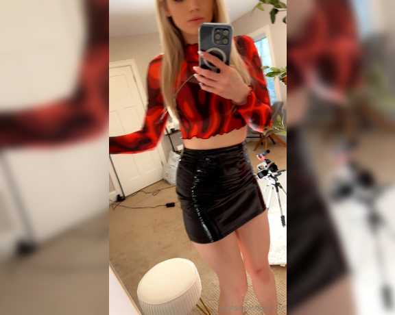 Princess Amber aka Worshipamber OnlyFans - How many chastity keys am I wearing 3