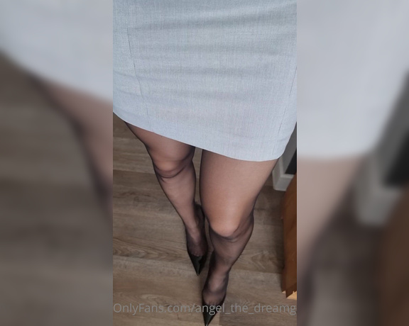 Alice aka Angel_the_dreamgirl OnlyFans - Naked or nyloned legs 1