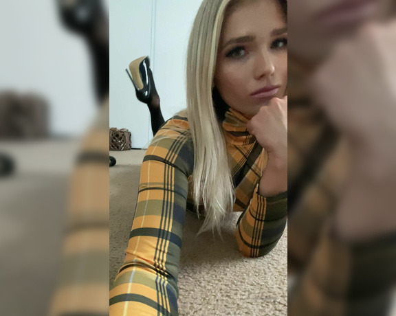 Princess Amber aka Worshipamber OnlyFans - Heel & stocking play