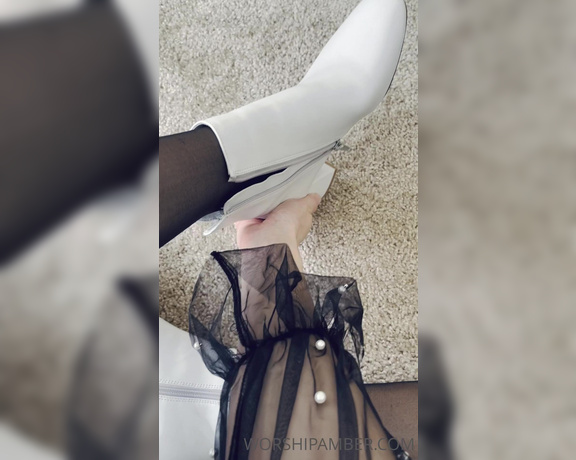 Princess Amber aka Worshipamber OnlyFans - Something about a pair of pantyhose that’s just so intoxicating