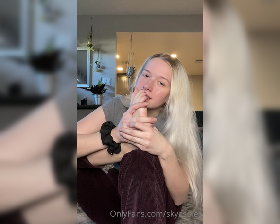 Skye aka Solesofskye OnlyFans - Stinky feet