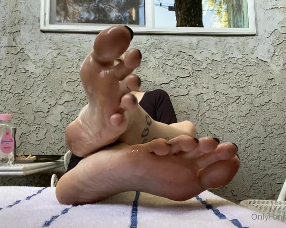 Skye aka Solesofskye OnlyFans - Watch me oil my soles on my dirty patio