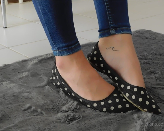 Tinsley Teaser aka Tinsleyteaser OnlyFans - Are there any people here who adore flats Enjoy this video I filmed for you after a long day of wea