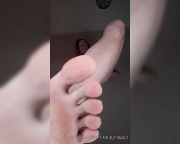 Tinsley Teaser aka Tinsleyteaser OnlyFans - Such a tiny man on the ground should I play with you or rather crush you