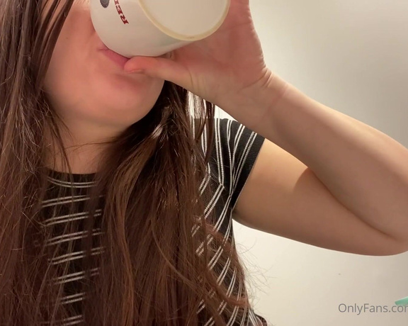 Baby Tee aka Babyteeasmr OnlyFans - Little vore video I made EATING you at work on my lunch break!! This one was just a quick video but