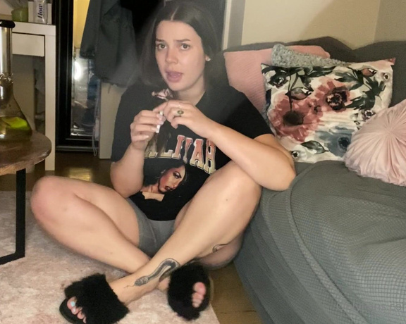 Baby Tee aka Babyteeasmr OnlyFans - POV your friend invites you to smoke bong with her so you hangout and she lets you suck her toes