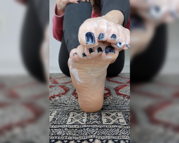 Beauxfeet aka Beauxfeet OnlyFans - Did you get that mess on my toes