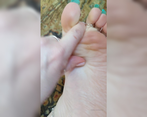 Beauxfeet aka Beauxfeet OnlyFans - Pink sweaty smelly feet