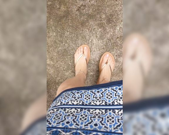 Beauxfeet aka Beauxfeet OnlyFans - Flip flops and natural nails