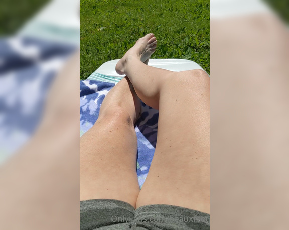 Beauxfeet aka Beauxfeet OnlyFans - Legs 3