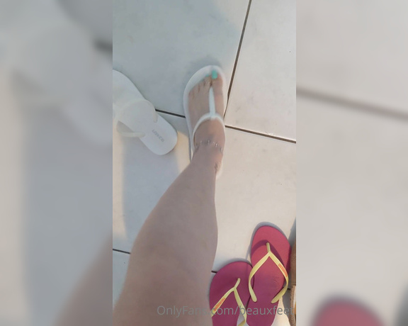 Beauxfeet aka Beauxfeet OnlyFans - Walking around in a variety of flip flops