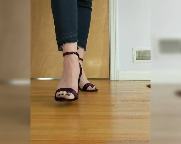 Beauxfeet aka Beauxfeet OnlyFans - Look at me! Im in heels