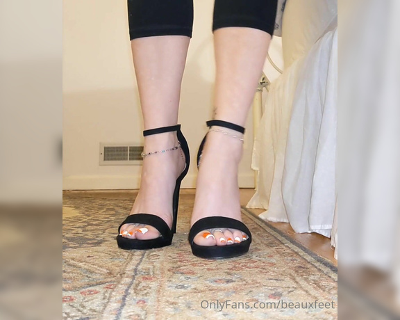 Beauxfeet aka Beauxfeet OnlyFans - High heels on my creaking floor Do you like