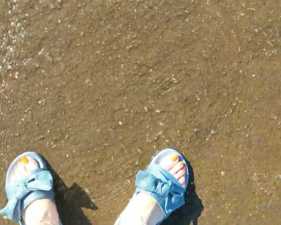Beauxfeet aka Beauxfeet OnlyFans - Wet feet