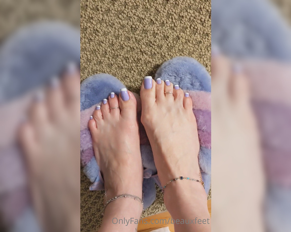 Beauxfeet aka Beauxfeet OnlyFans - New pedicure looking perfect with my Ugg slippers