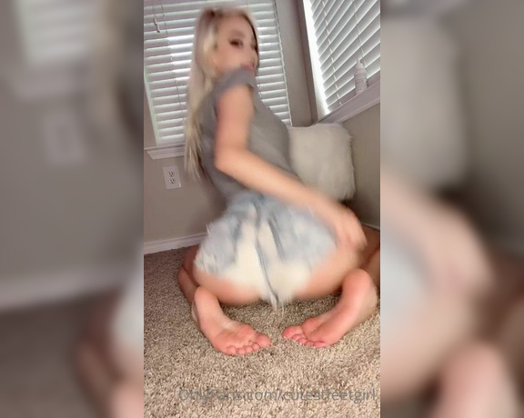 Blair aka Blairhaze OnlyFans - I have nothing to say about this booty and soles video but I wanna know your thoughts !