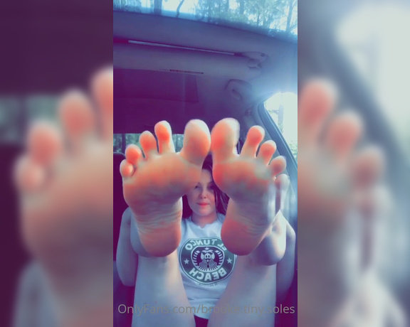 Brooke tiny soles aka Brooke.tiny.soles OnlyFans - Good morning stare at these soft wrinkles