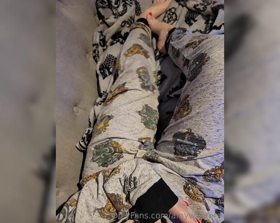 GoddessAmyWynters aka Amywynters OnlyFans - Happy Thursday life update & sexy new toes