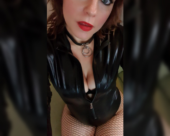 GoddessAmyWynters aka Amywynters OnlyFans - Clip  I look so hot in my outfit today, I know its makes you weak & horny seeing me in those fishne