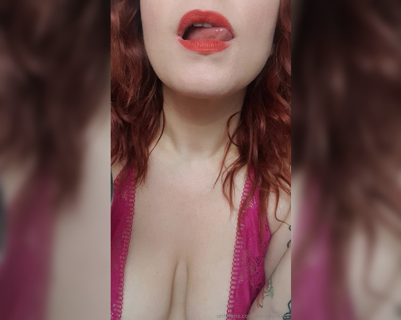GoddessAmyWynters aka Amywynters OnlyFans - Clip  Watch me applying my red lipstick on my juicy natural lips