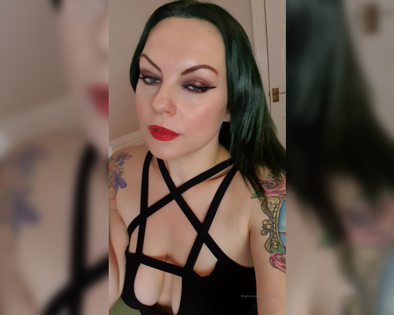 GoddessAmyWynters aka Amywynters OnlyFans - Clip  Green Hair Dont Care!