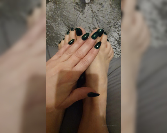 GoddessAmyWynters aka Amywynters OnlyFans - Clip  New pedi reveal